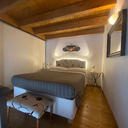 La Casa Nel Sole - Boutique B&B Bari Bagian luar foto