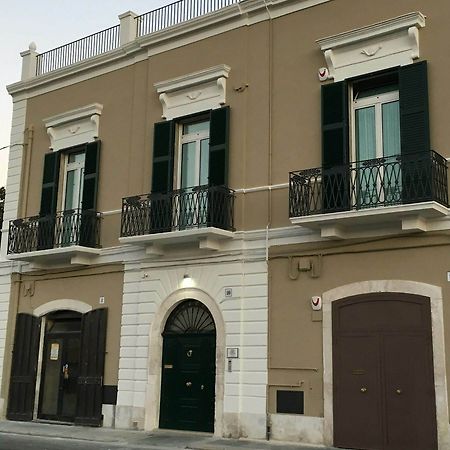 La Casa Nel Sole - Boutique B&B Bari Bagian luar foto