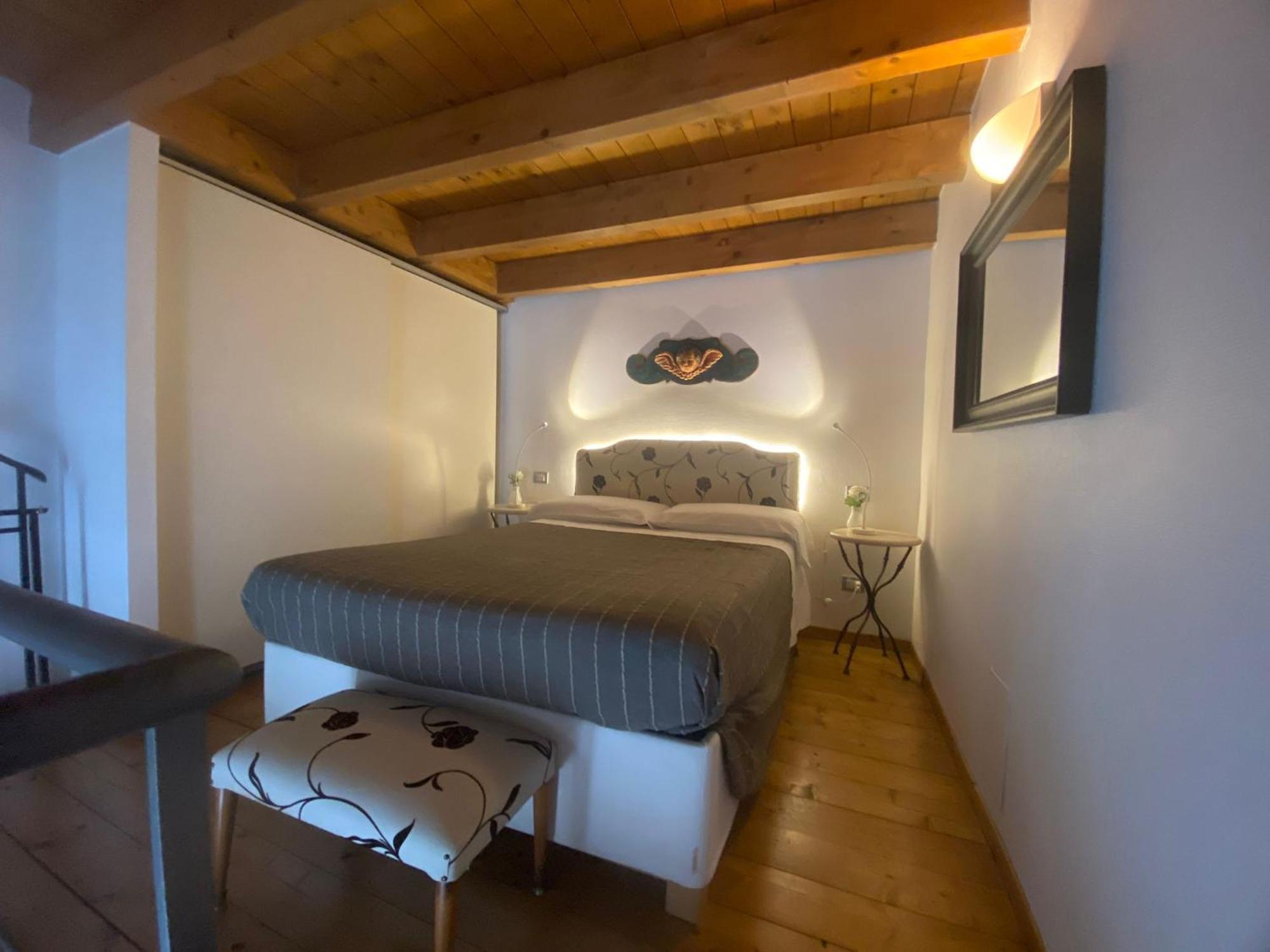 La Casa Nel Sole - Boutique B&B Bari Bagian luar foto