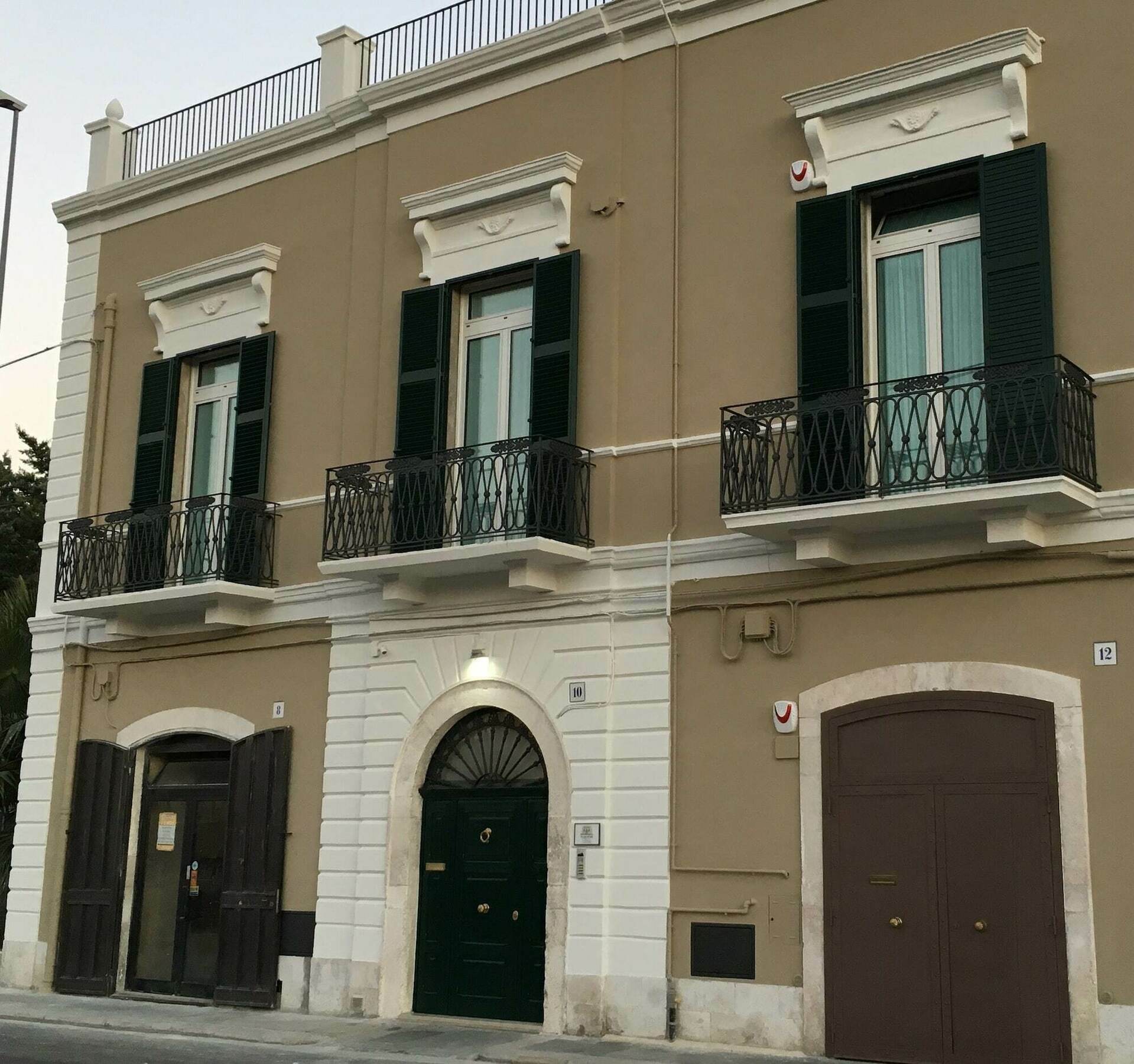 La Casa Nel Sole - Boutique B&B Bari Bagian luar foto