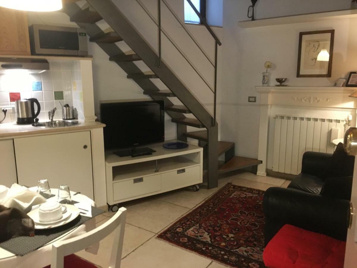 La Casa Nel Sole - Boutique B&B Bari Bagian luar foto