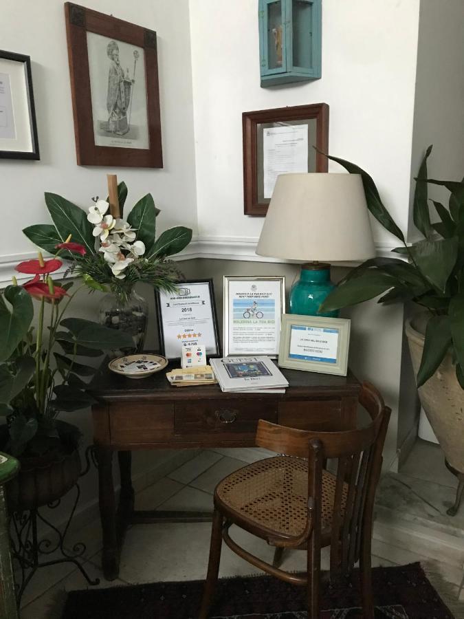 La Casa Nel Sole - Boutique B&B Bari Bagian luar foto