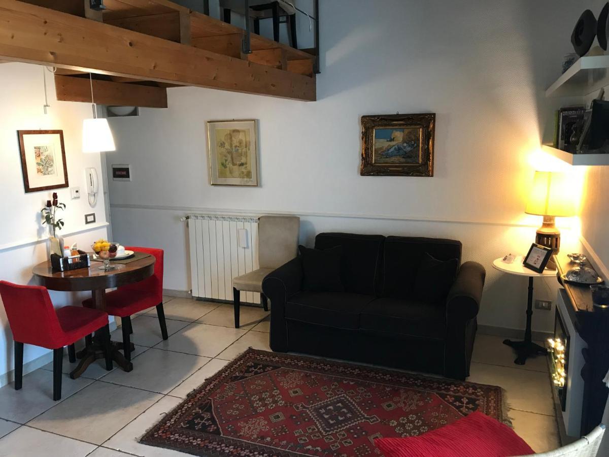 La Casa Nel Sole - Boutique B&B Bari Bagian luar foto